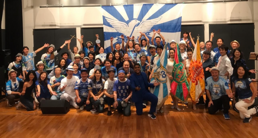 Festa azul e branca ocorrida em Tóquio para Emanuel Lima